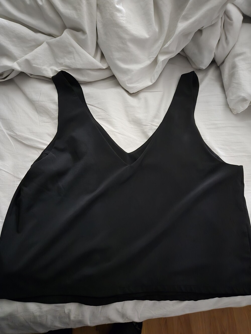 Vuori Villa Tank with a V-neckline - Black Size M - Picture 3 of 6
